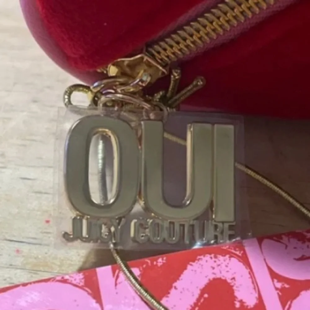 NWT Juicy Couture ‘Just Say OUI’ Pink and Red Women's Cosmetic Bag